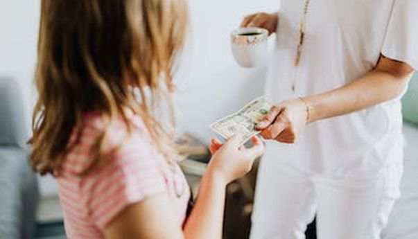 Orangtua Bisa Ajarkan Anak Cerdas Mengelola Uang Sejak Dini, Bahkan Mulai Usia 4 Tahun