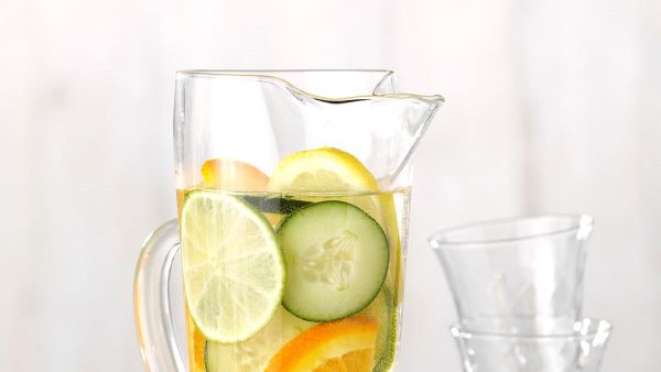 3 Cara Membuat Infused Water yang Enak dan Sehat