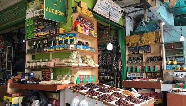Besok Iduladha, Omzet Pedagang Pernak-Pernik Haji di Tanah Abang Turun Drastis