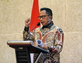 Tito Karnavian Sebut Birokrasi Perizinan Usaha Makan Waktu Lama