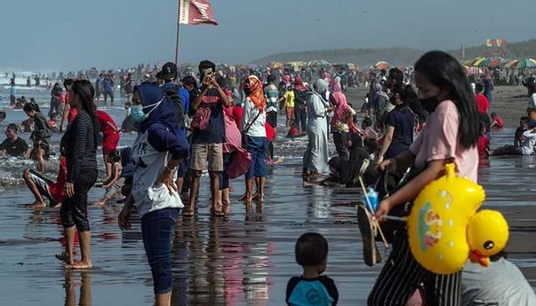 Gerah dan Pengap Jadi Alasan Ribuan Wisatawan Langgar Prokes di Destinasi Wisata DIY