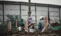 Angka Kematian Harian Kembali Lewati 2 Ribu Orang di Saat Kasus Aktif Terus Turun