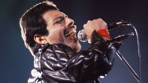 Kisah Freddie Mercury dengan Mantan Kekasihnya Mary Austin sebagai Cinta Yang Tak Pernah Bersama