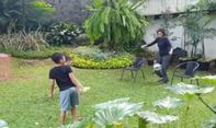 Saat Sri Mulyani Jadi Kiper dan Kebobolan Tendangan 'Geledek' Sang Cucu