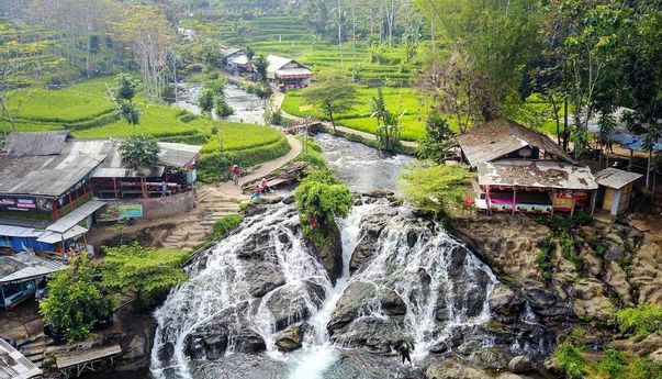 5 Air Terjun di Jawa Timur Ini Memiliki Pemandangan yang Akan Membuat Anda Terpesona