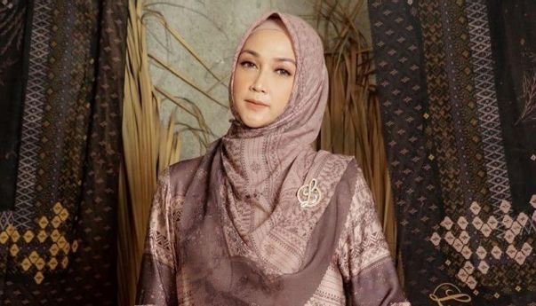Dina Lorenza Trauma Usai Dua Kali Gagal Bina Rumah Tangga