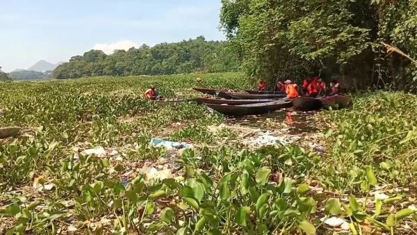Eceng Gondok di PLTA Saguling Ancam Operasional, TNI dan Warga Turun Tangan?