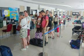 24 Penerbangan di Bandara Ngurah Rai Batal Dampak Erupsi Lewotobi Laki-Laki