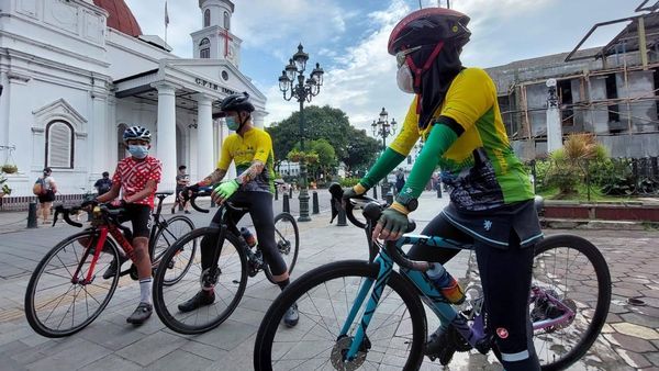 Heboh Ganjar Pranowo Jatuh Dari Sepeda di Semarang, Langsung Dilarikan ke Rumah Sakit