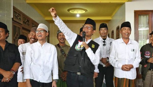 Pengasuh Ponpes Sirrul Cholil Bangkalan Dukung Mahfud MD: Coblos dan Pilih Putra Asli Madura