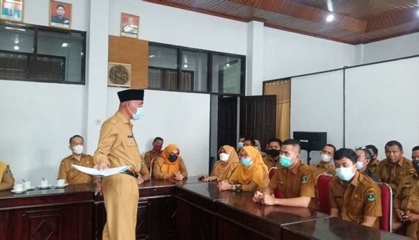 Hari Kedua Kerja Pascalibur Lebaran, Gubernur Sumbar Mahyeldi Temukan ASN Bolos