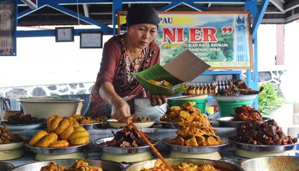 Berlibur ke Agam? Cobalah Nikmatnya Nasi Kapau dan Temukan Bedanya dengan Nasi Padang