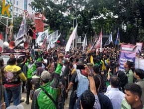 Ratusan Ojol Demo di Gedung DPRD DKI, Ancam Tak Pilih Lagi Para Legilastor Jika ERP Diterapkan