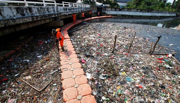 Viral Tanggapan Risma Soal Sampah Jakarta