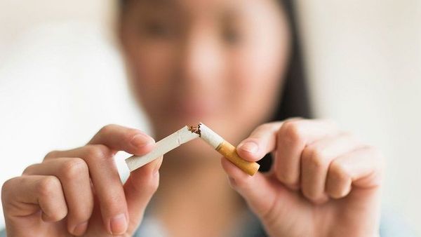 Cara Berhenti Merokok Menurut Dokter yang Juga Mantan Perokok