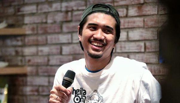 Viral Duta Sheila on 7 Jajan Cilok Pakai Plastik, Netizen: Beda Jauh Sama Artis Dukuh Atas