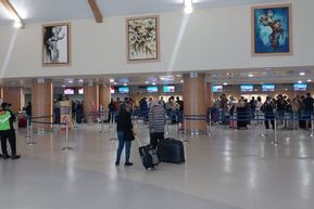 17 Penerbangan di Bandara Ngurah Rai Bali Batal Akibat Erupsi Gunung Lewotobi Laki-laki