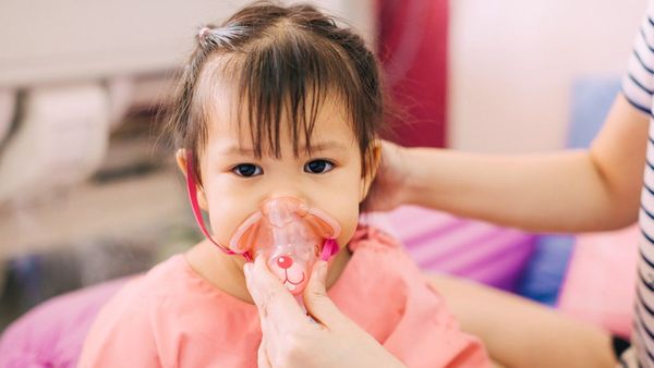 Mari Kenali Arti dan Penyebab Pneumonia pada Anak