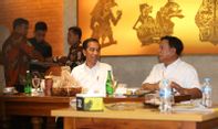 Prabowo Subianto Makan Siang dengan Relawan Jokowi Hari Ini, Pertanda Sudah Diakuisisi?