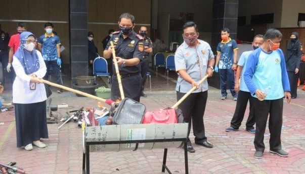 Berita Jogja: Ribuan Barang Ilegal Macam Sex Toys Dimusnahkan Bea Cukai Yogyakarta