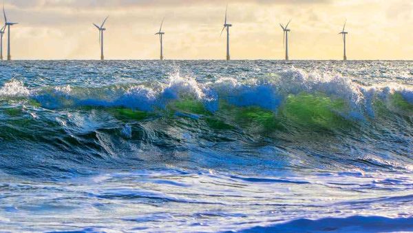 Energi Gelombang Laut: Indonesia Mulai Manfaatkan Potensinya untuk Transisi Energi?