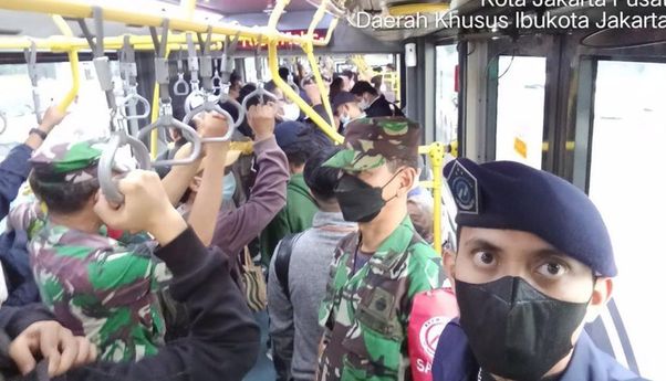 Cegah Pelecehan Seksual Terulang, Kini Bus Transjakarta Dijaga Prajurit TNI