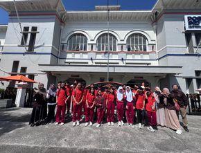 Siswa SMP Labschool UNY Ikuti Edutrip BI DIY dan Kantor Pos Besar Yogyakarta