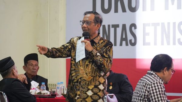 Di Padang Mahfud MD Janji Bakal Perjuangkan UU Masyarakat Hukum Adat