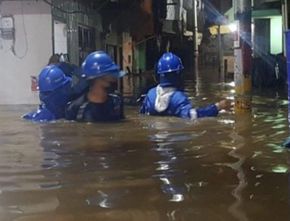 Jakarta Banjir Lagi, Warga: Nggak Mau Mengungsi Takut Covid-19