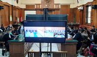 Hakim Menolak Eksepsi Tiga Polisi yang Menjadi Terdakwa Tragedi Kanjuruhan