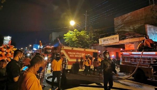 Berita Seputar Jateng: Kebakaran, Toko Bahan Kimia Bratachem Solo Rugi Miliaran Rupiah