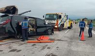 Kronogi Kecelakaan Alphard Tabrak Truk Trailer di KM 490 Tol Semarang-Solo Akibatkan 3 Penumpang Tewas