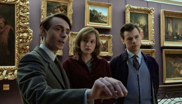 Film My Policeman: Harry Styles dan Emma Corrin Terperangkap Cinta Segitiga