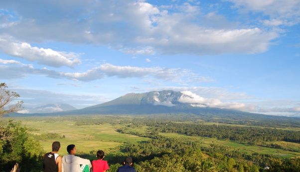 Inilah Rute dan Keindahan Panorama Puncak Shaduali di Tanah Datar