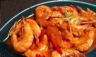 Cara Membuat Udang Saus Padang Ala Rumahan yang Enak