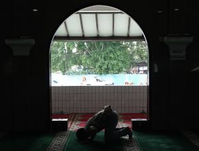 Puan: Saya Paham Umat Islam Rindu Salat Jamaah di Masjid, Tapi Bahaya Covid-19 Masih Mengintai