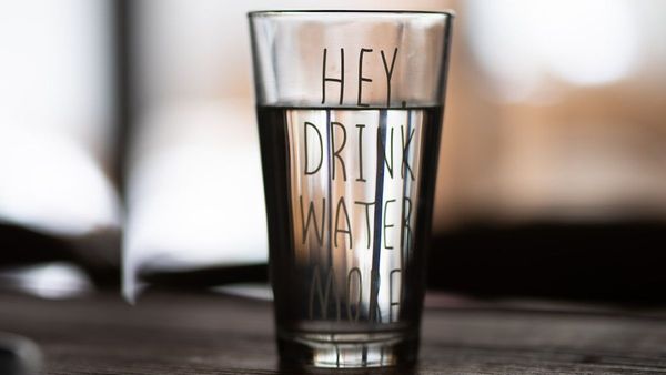 Penelitian Temukan Korelasi Dehidrasi dan Kecemasan: Suasana Hati Membaik Kalau Cukup Minum