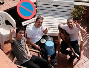 Siapa Sangka #Dirumahaja Justru Membuat 3 Musikus di Barcelona Terkenal