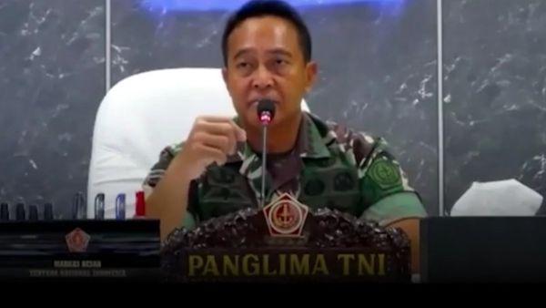 Menegangkan! Andika Perkasa Murka, Perwira TNI Main Ponsel di Tengah Rapat