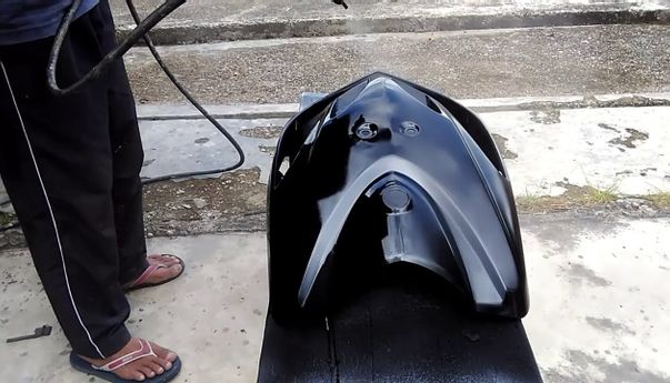Ini dia Cara mengecat body motor dengan kompresor yang bisa anda lakukan sendiri