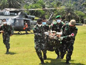 Kabar Duka dari Papua! Baku Tembak Antara TNI dan KST Terjadi Lagi Saat Evakuasi Jenazah Nakes, Seorang Prajarit TNI Tewas