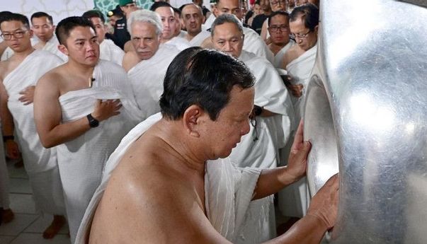 Momen Presiden Prabowo Laksanakan Umrah: Masuk Ka'bah dan Cium Hajar Aswad