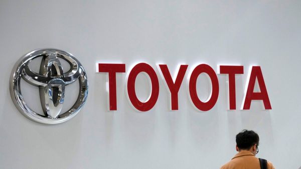 Pasar Otomotif Terkena Dampak Virus Corona, Penjualan Toyota Menurun?