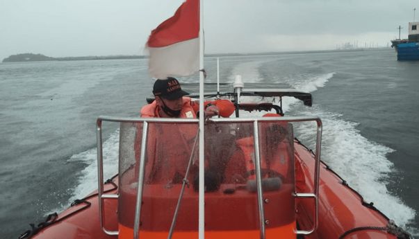 Perahunya Tenggelam Saat Melaut, Nelayan Ini Selamat Berkat Pegangan Termos
