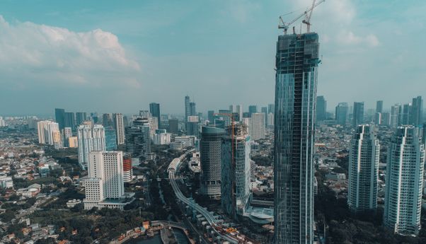 Cerita Media Singapura Tentang Para Pekerja di Jakarta yang Dipaksa Masuk Saat PPKM Level 4