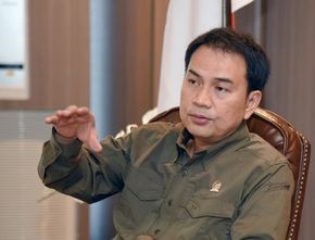 Azis Syamsuddin <i>Nongol</i> di DPR, Ikut Rapat Paripurna Tapi Hilang Lagi Kemudian