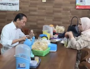 Jokowi Bagikan Kegiatan Pertama usai Tak Jadi Presiden, Makan Sate di Solo