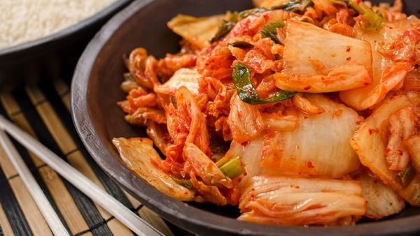Suka Makanan Korea? Begini Cara Membuat Kimchi Enak di Rumah