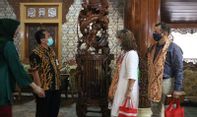 Bikin Bangga! Produk Furnitur Jepara, Mebel, Dubes Slovakia, Jaroslav Chlebo, Jepara, Berita Hari ini  Jepara Bikin Dubes Slovakia Kepincut