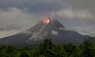 Dalam 24 Jam, Gunung Merapi Alami 121 Gempa Guguran dan Muntahkan 60 Guguran Lava